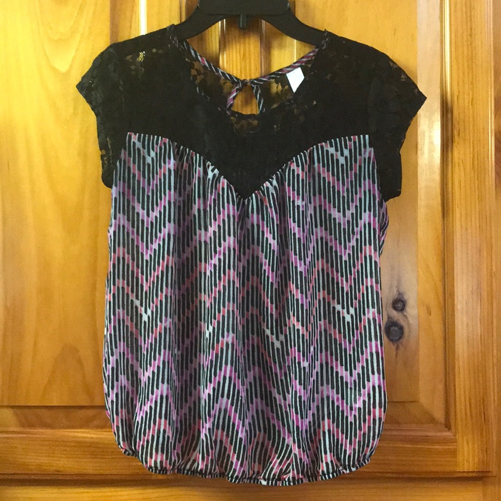 Super cute short sleeve top